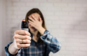 买辣椒喷雾要看什么?强度、射程、喷射方式与选购指南
